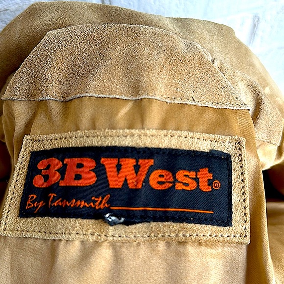 VINTAGE 3B WEST by Tansmith Native American Beaded, Fringed Tan Suede Jacket - Picture 10 of 11